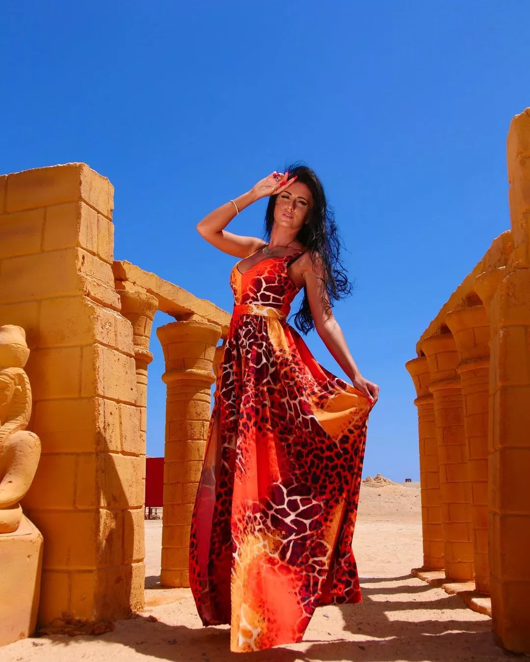 Pocztówka z Egiptu?! Artystka disco polo kusi gorącym ujęciem! 